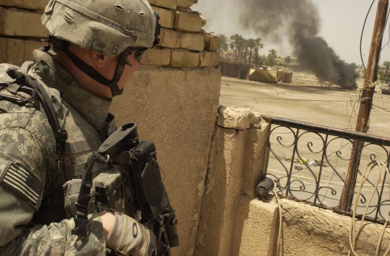 Van Irak naar Europa: De imperiale boemerang en de terugkeer van militarisme